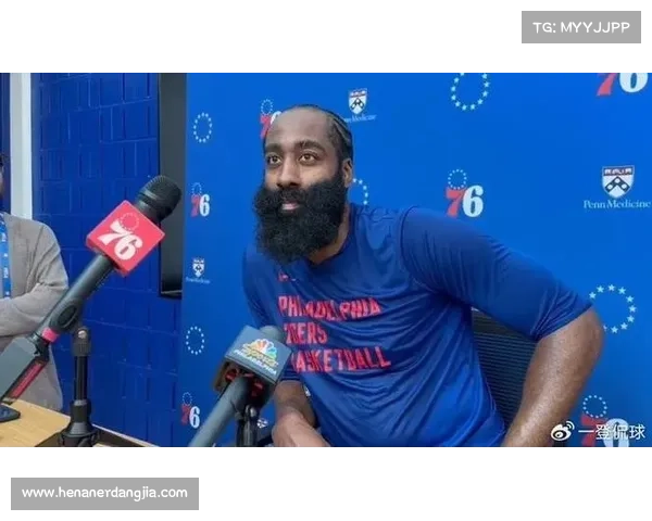 76人官推晒哈登&艾弗森合影：NBA75大巨星